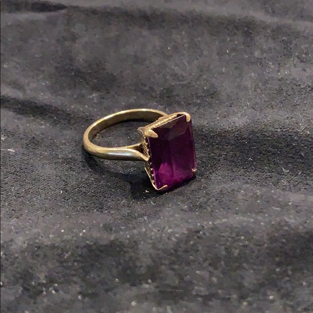 Purple gemstone gold ring
